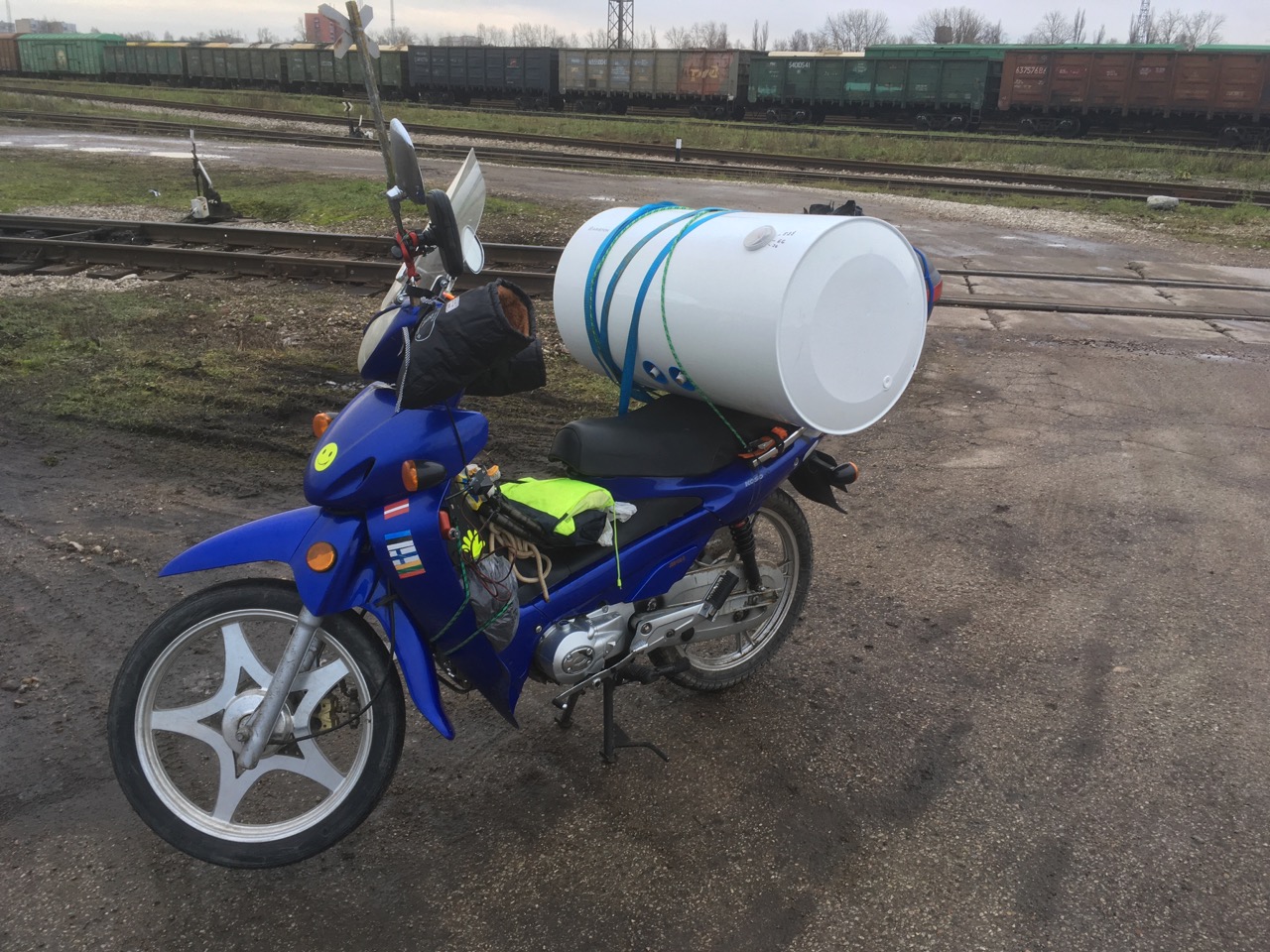 moped cargo