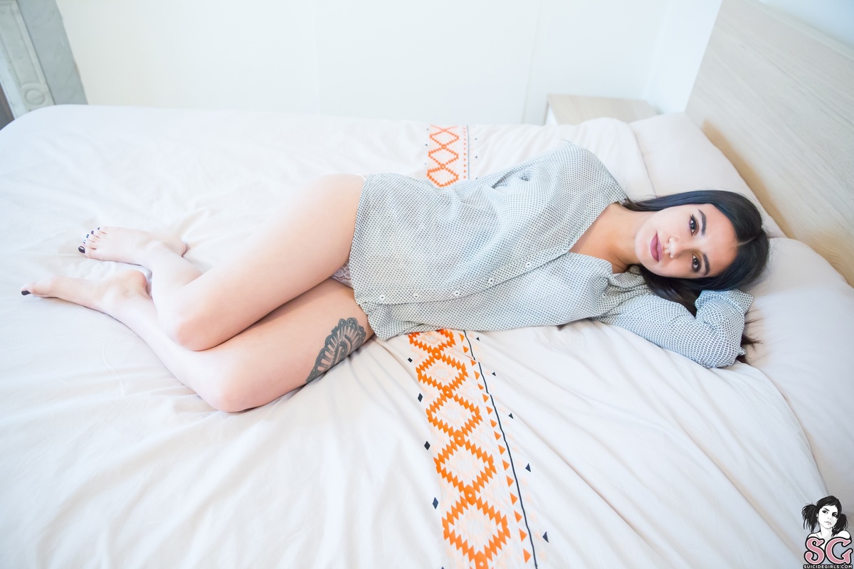 aglae-asleepfromday-01.jpg