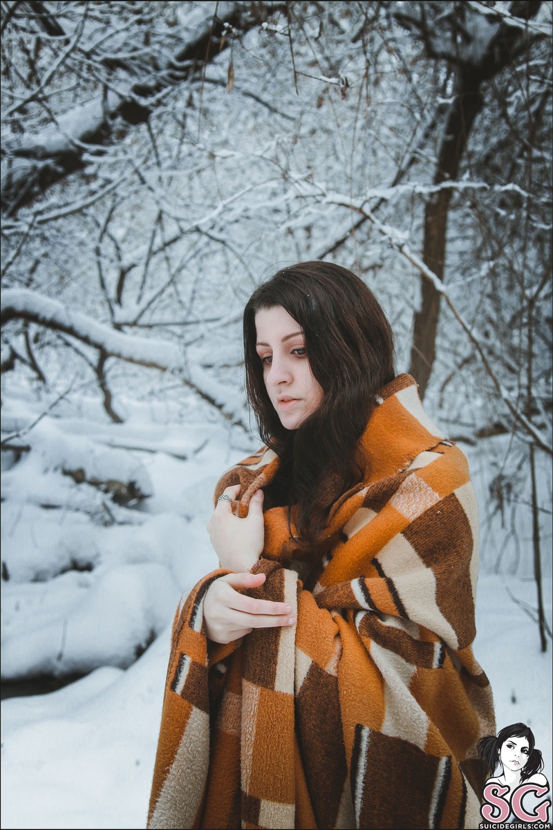 aonbheannach-andwintercame-01.jpg