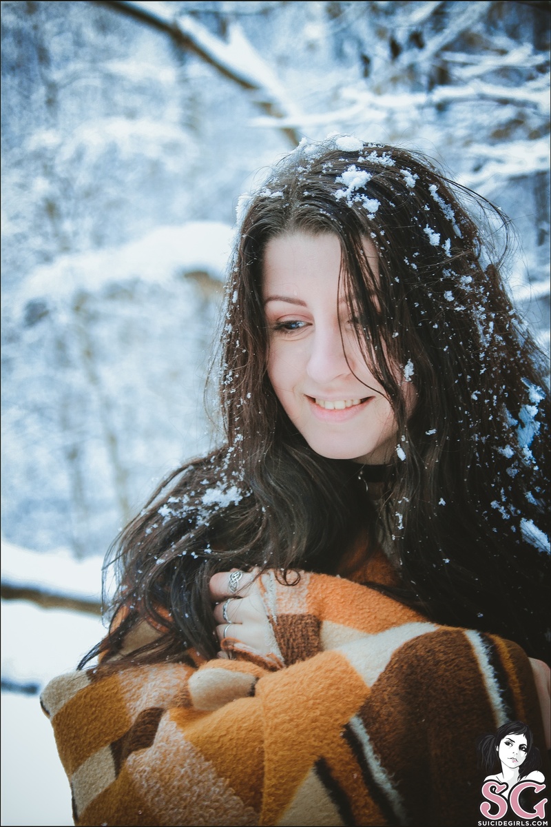 aonbheannach-andwintercame-03.jpg