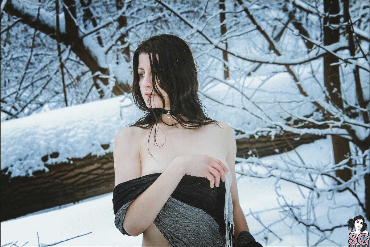aonbheannach-andwintercame-31.jpg