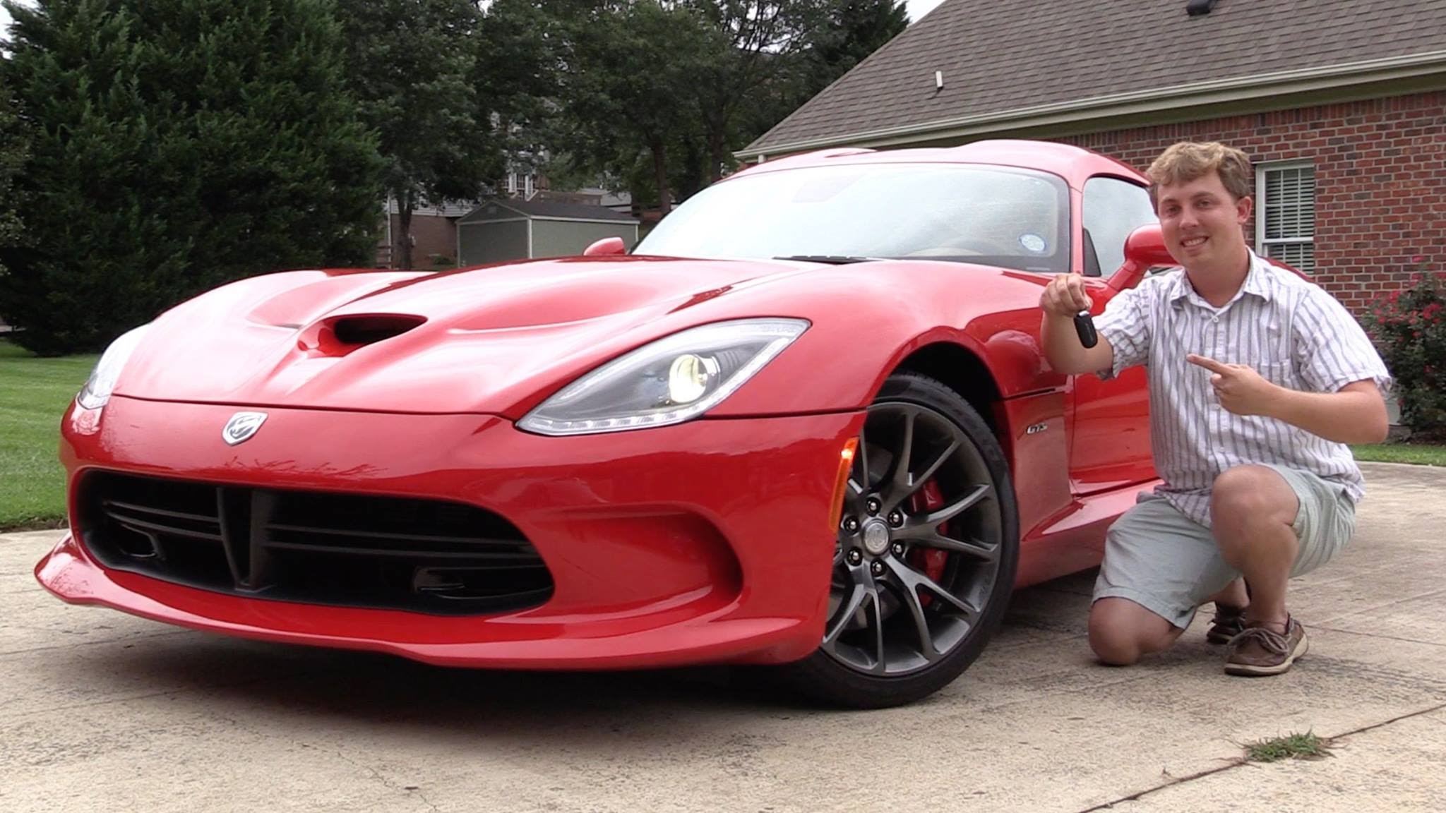 youtuber-saabkyle04-buys-his-dream-car-a-dodge-viper-110977_1.jpg