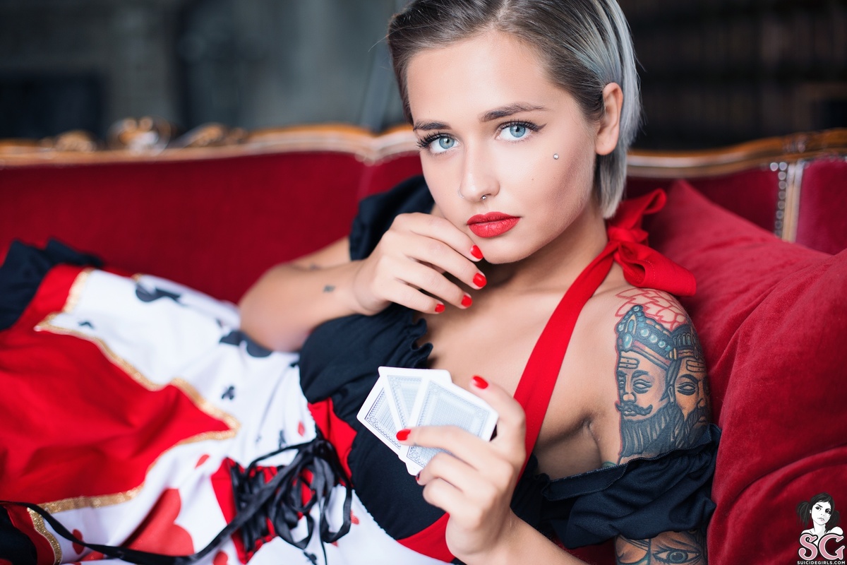 valeriya-thequeenofcards-07.jpg