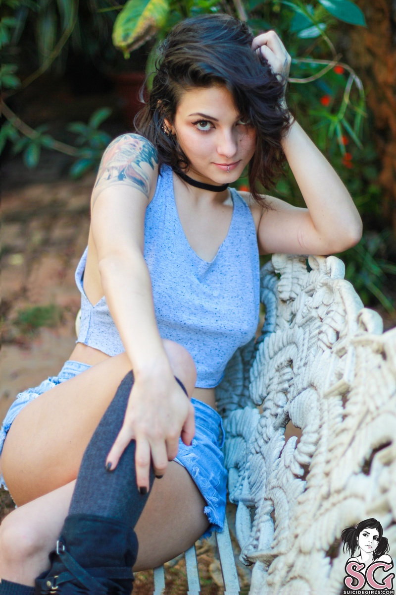 gabs-lustforlife-01.jpg