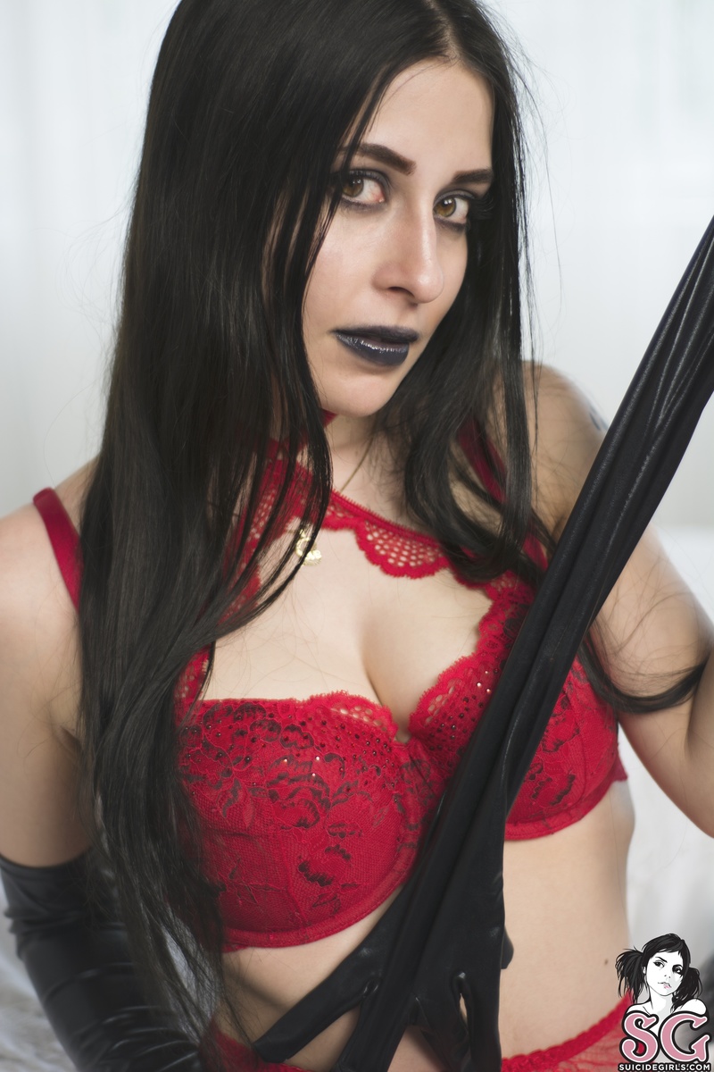 cronegoddess-crimsononyx-09.jpg