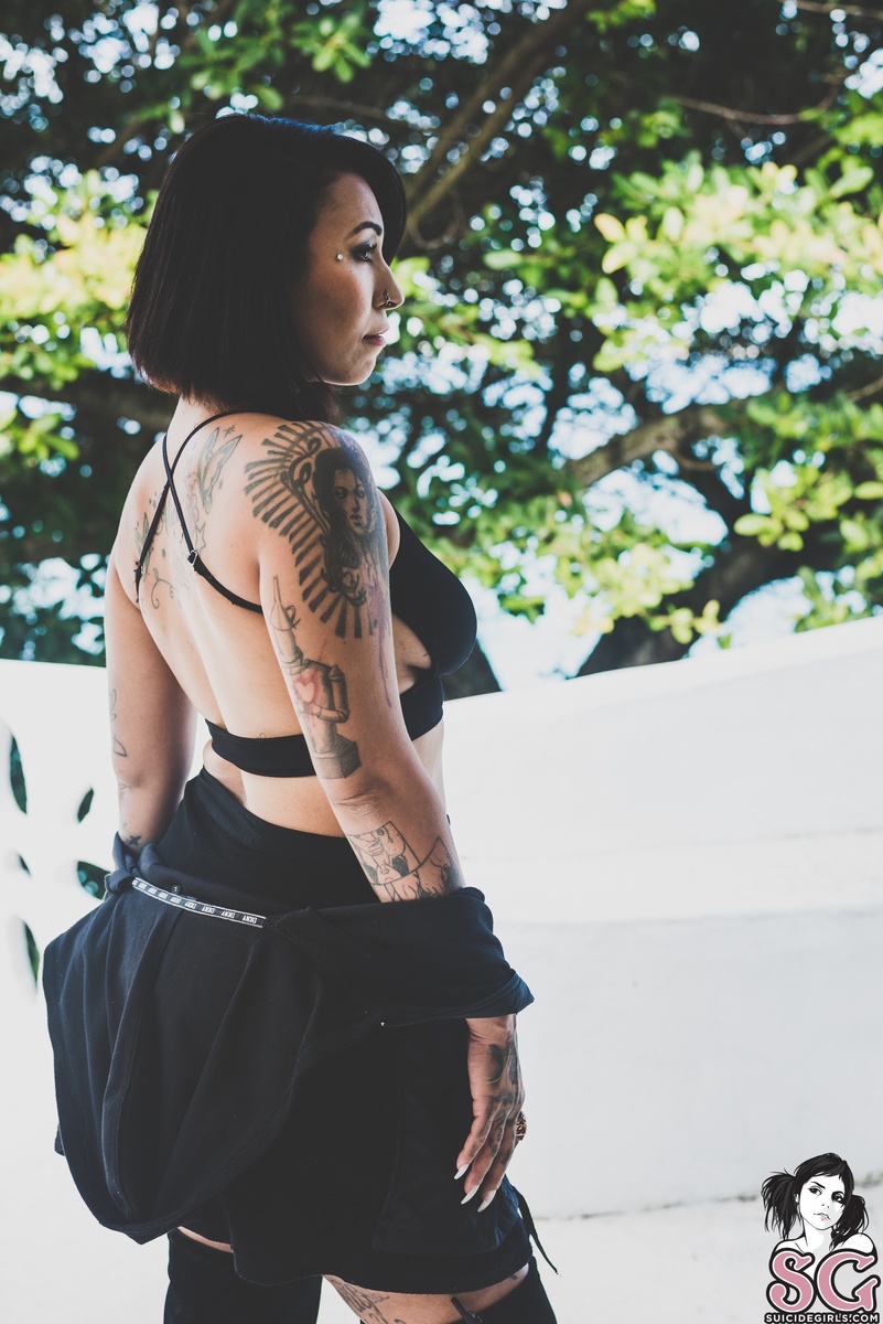 morenaveneno-poisongirl-07.jpg