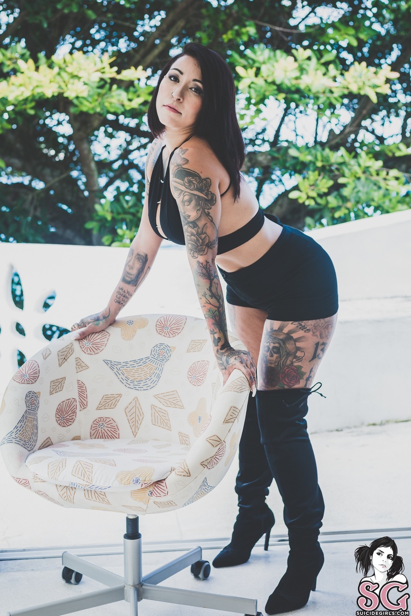 morenaveneno-poisongirl-09.jpg
