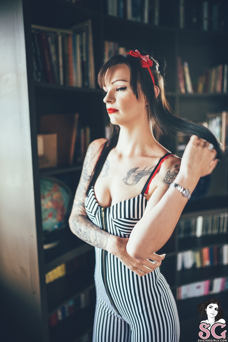 meganmckenzie93-sweetstudydreams-01.jpg