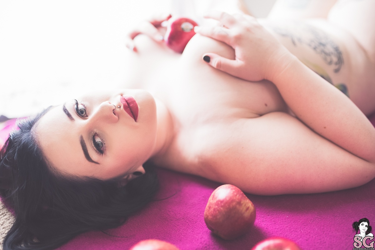 chloemai-whiteassnow-37.jpg