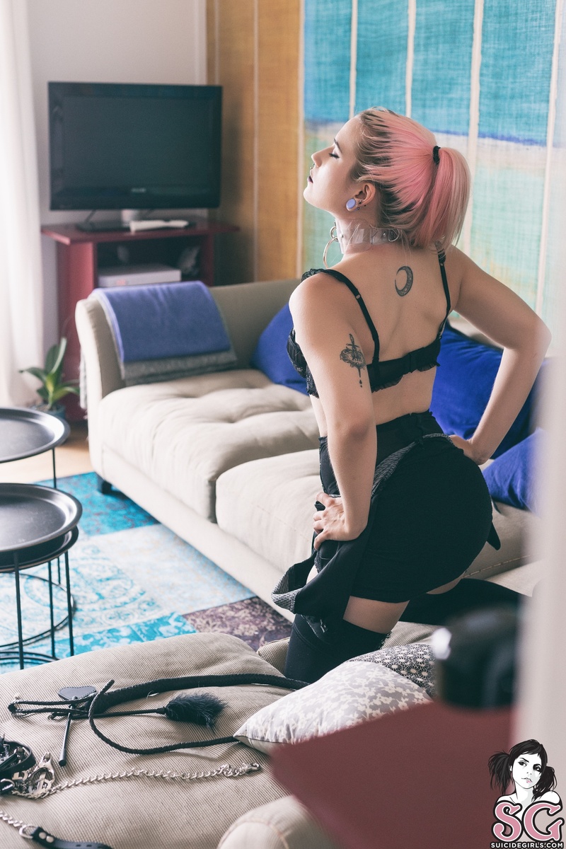 evermoon-collared-23.jpg