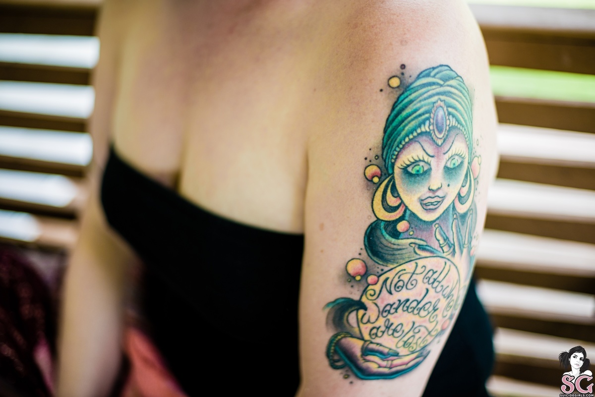 rebelleoutlaw-standstilllookpretty-03.jpg