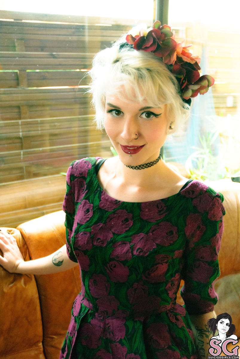 eileena-purpletulips-05.jpg