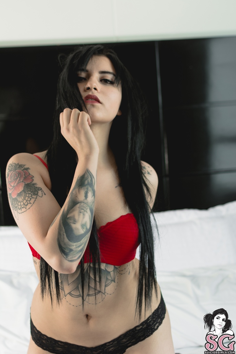 inodeft-seductioninblackandred-03.jpg