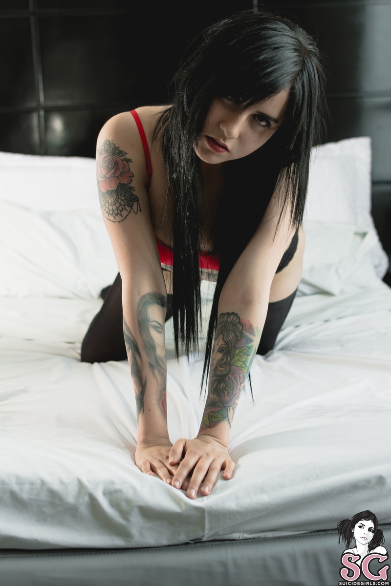 inodeft-seductioninblackandred-05.jpg
