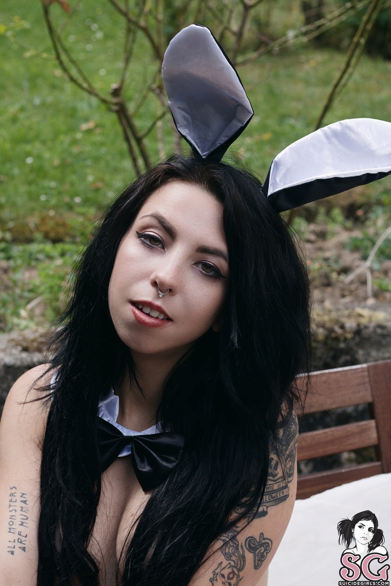 helynn-playingwiththebunniesofhughh-05.jpg