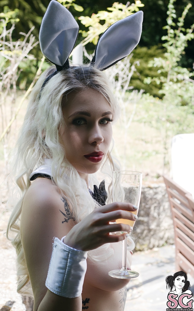 helynn-playingwiththebunniesofhughh-25.jpg
