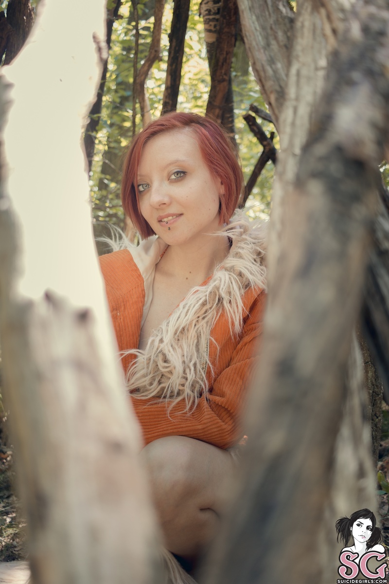 jaynamolana-ladyinthewoods-03.jpg