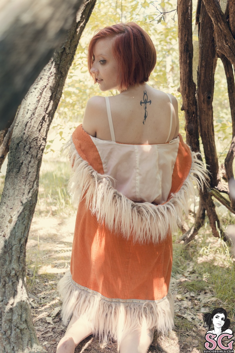 jaynamolana-ladyinthewoods-09.jpg