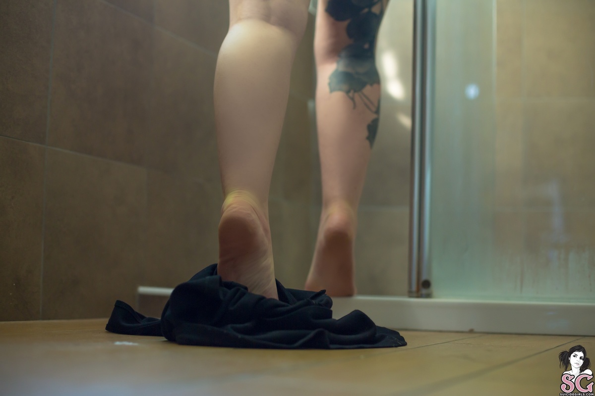 emylie-dirtylaundry-09.jpg
