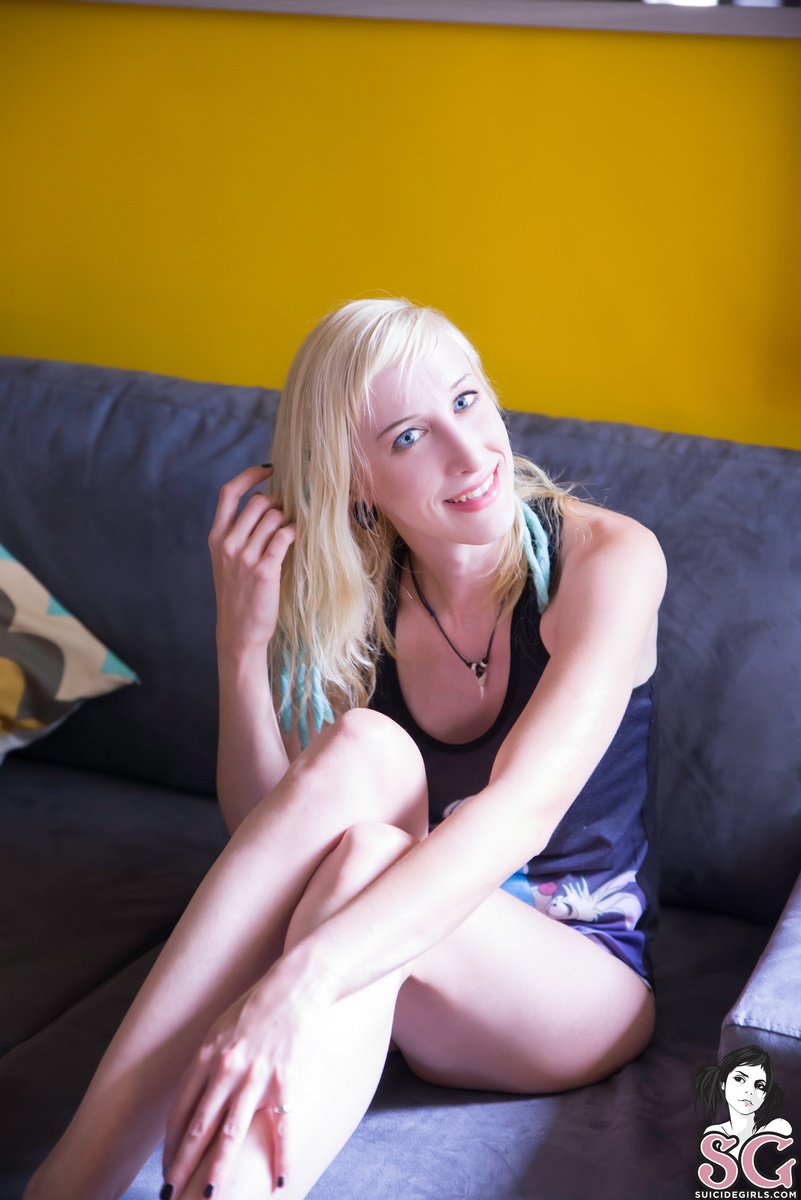 leanan-lookingforthewhiterabbit-05.jpg