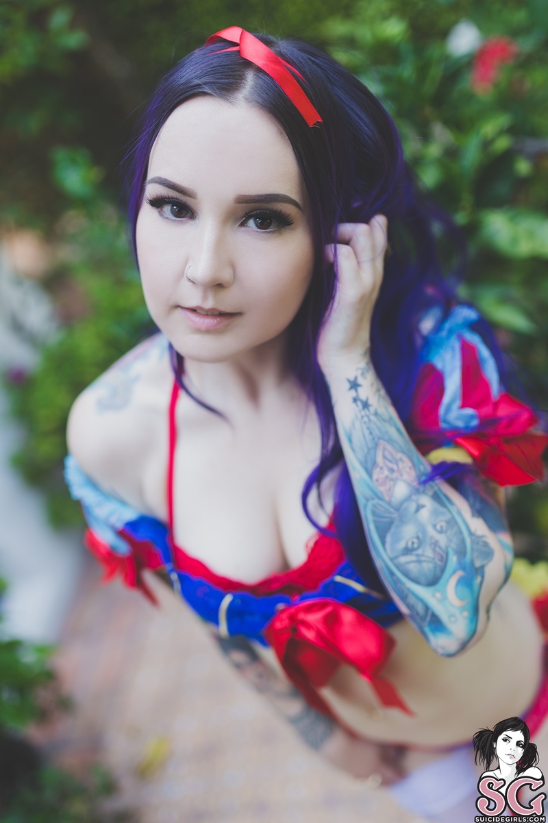 marceline-deathlybite-03.jpg