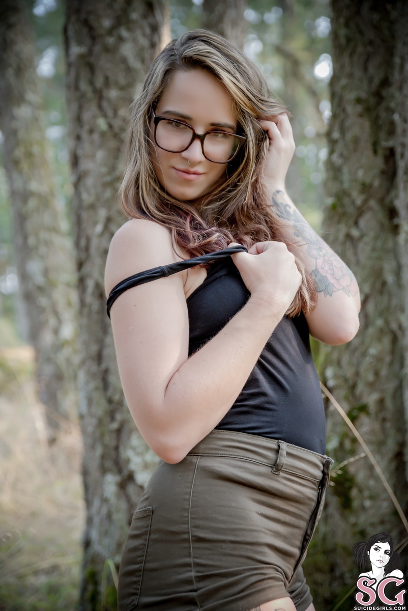 silvery-whisperinthewoods-07.jpg
