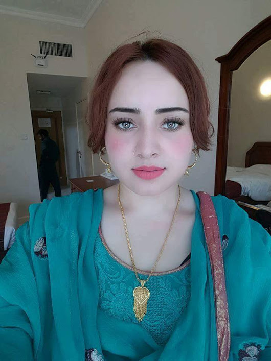 NadiaGul390.jpg