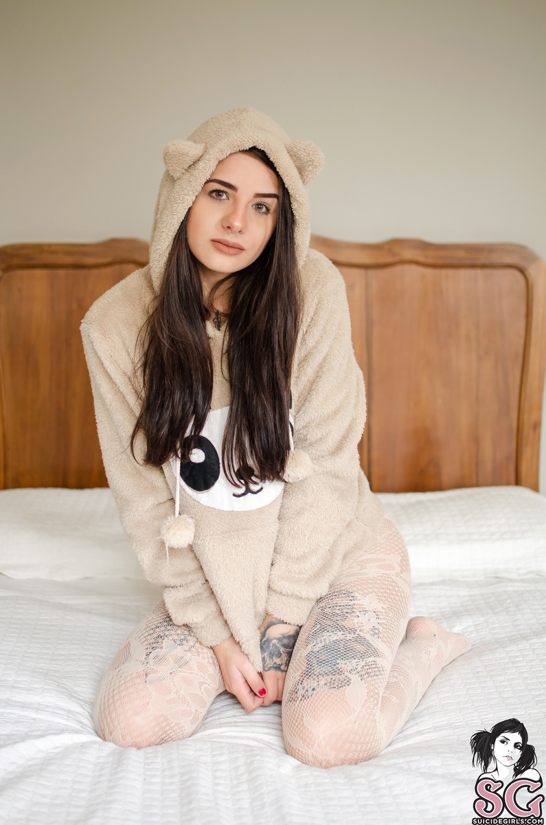 nathi-iwanttobeyourteddy-03.jpg
