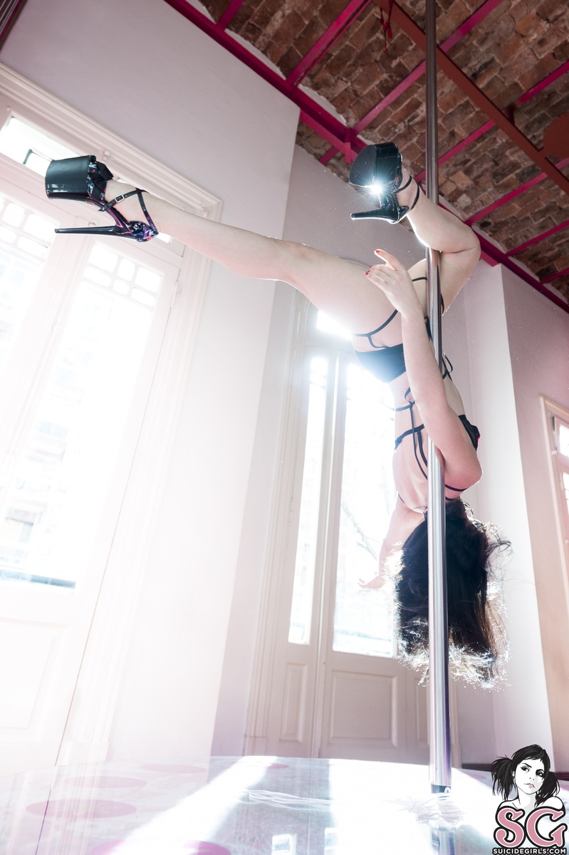 ladyblackkat-spoiledkitty-09.jpg