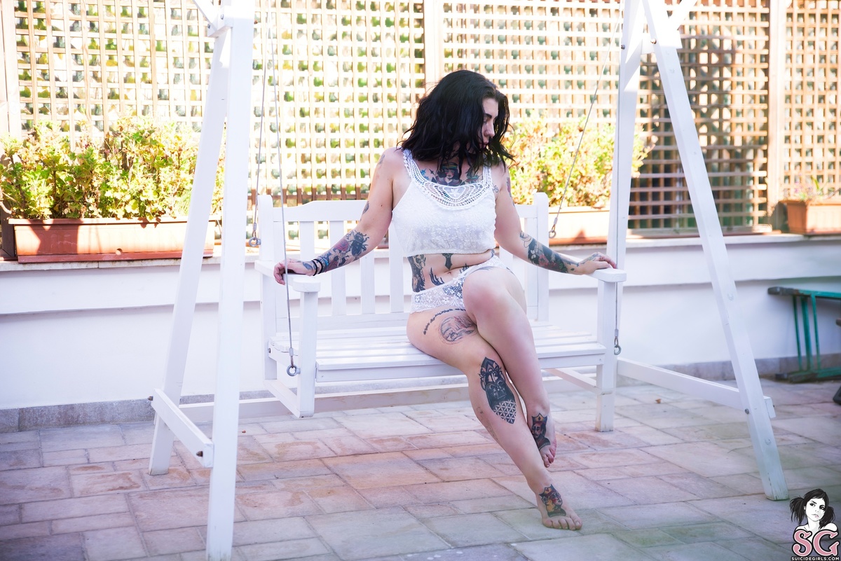 alisong-enjoyingtheearlymorning-03.jpg