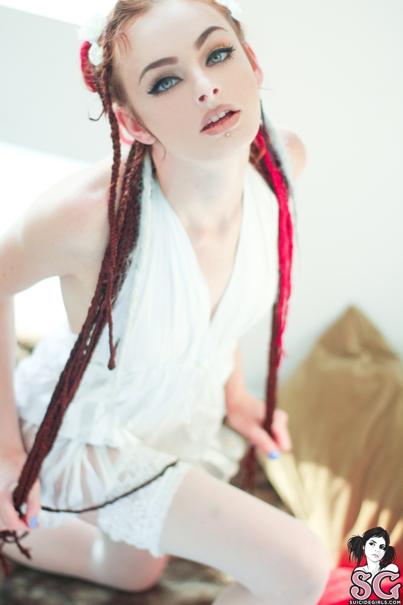 sophiestonem-yourgirlyourprincess-07.jpg