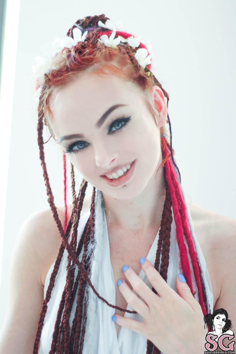 sophiestonem-yourgirlyourprincess-09.jpg