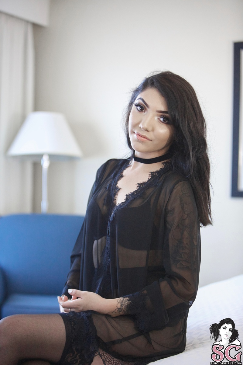 gabbyyodog-roomservice-01.jpg