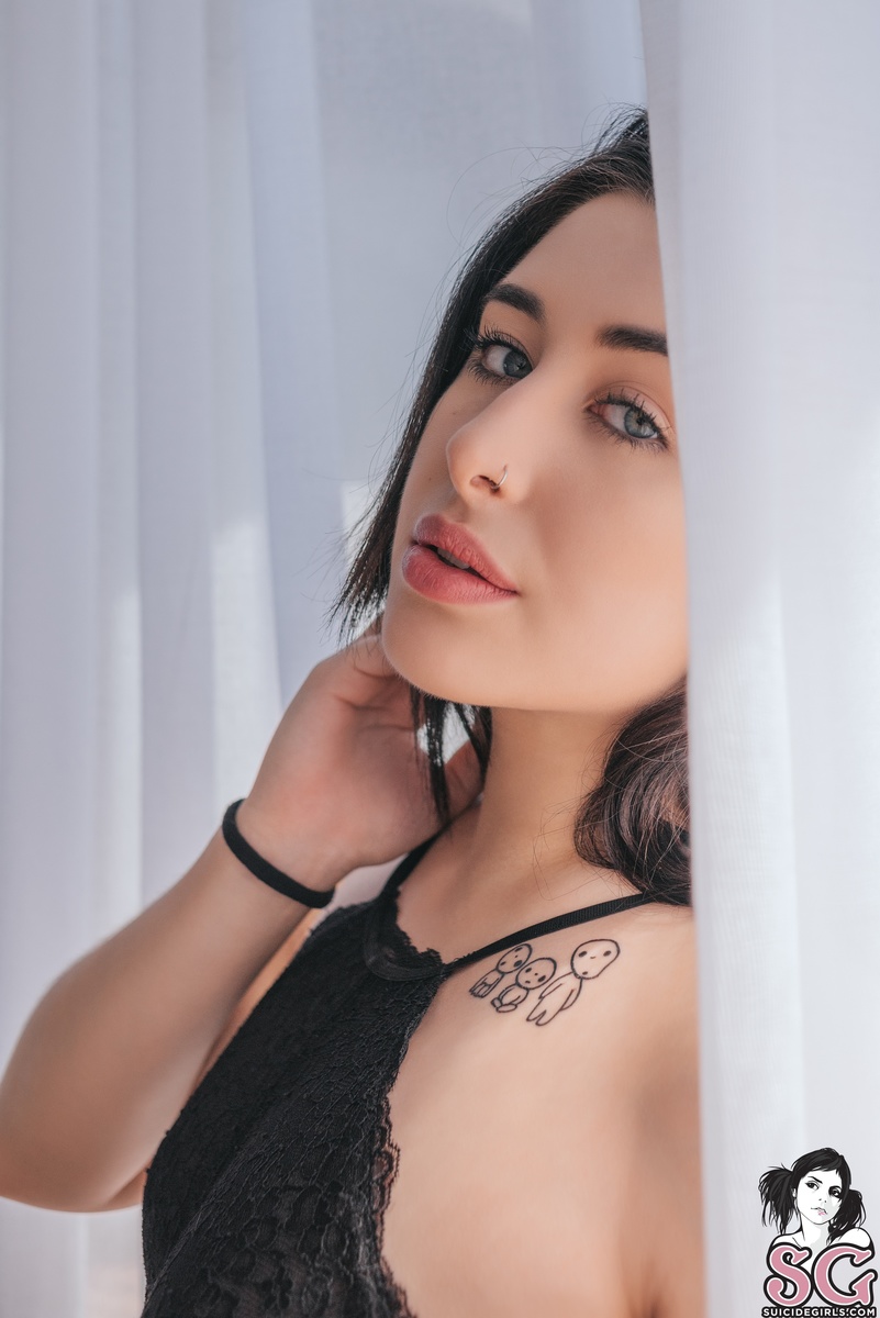 shylva-mirrormirror-03.jpg
