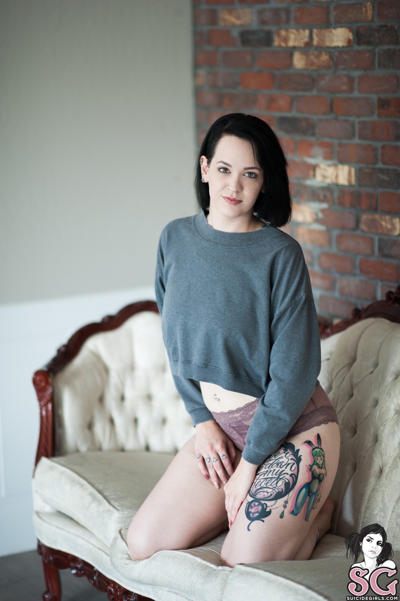 amandanicole-unsteady-01.jpg