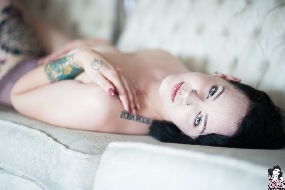 amandanicole-unsteady-13.jpg