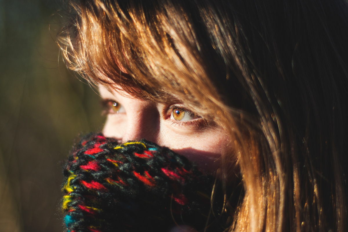 1_close-up-woman-outbrain.jpg