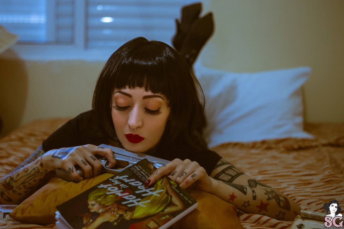 jacqueline-isaidgoddamngoddamn-07.jpg
