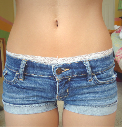 jeanshortsshowing.jpg