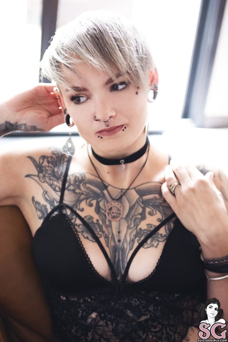 hellmi-letsbang-01.jpg