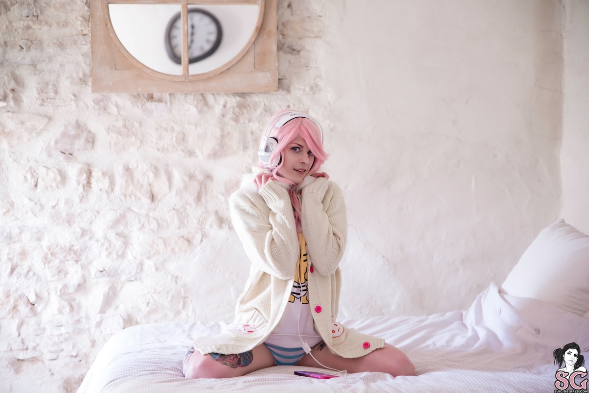 lilymai-supersoniletsgo-01.jpg