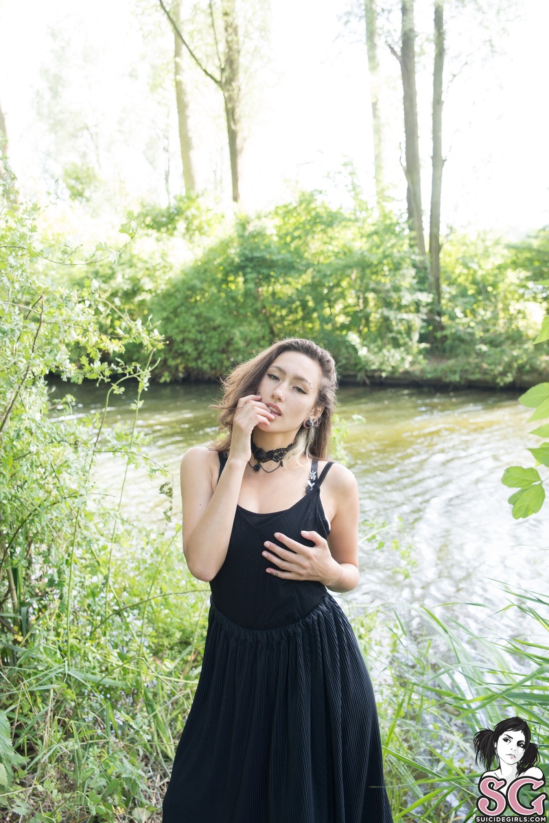 larabeard-ladyofthelake-03.jpg