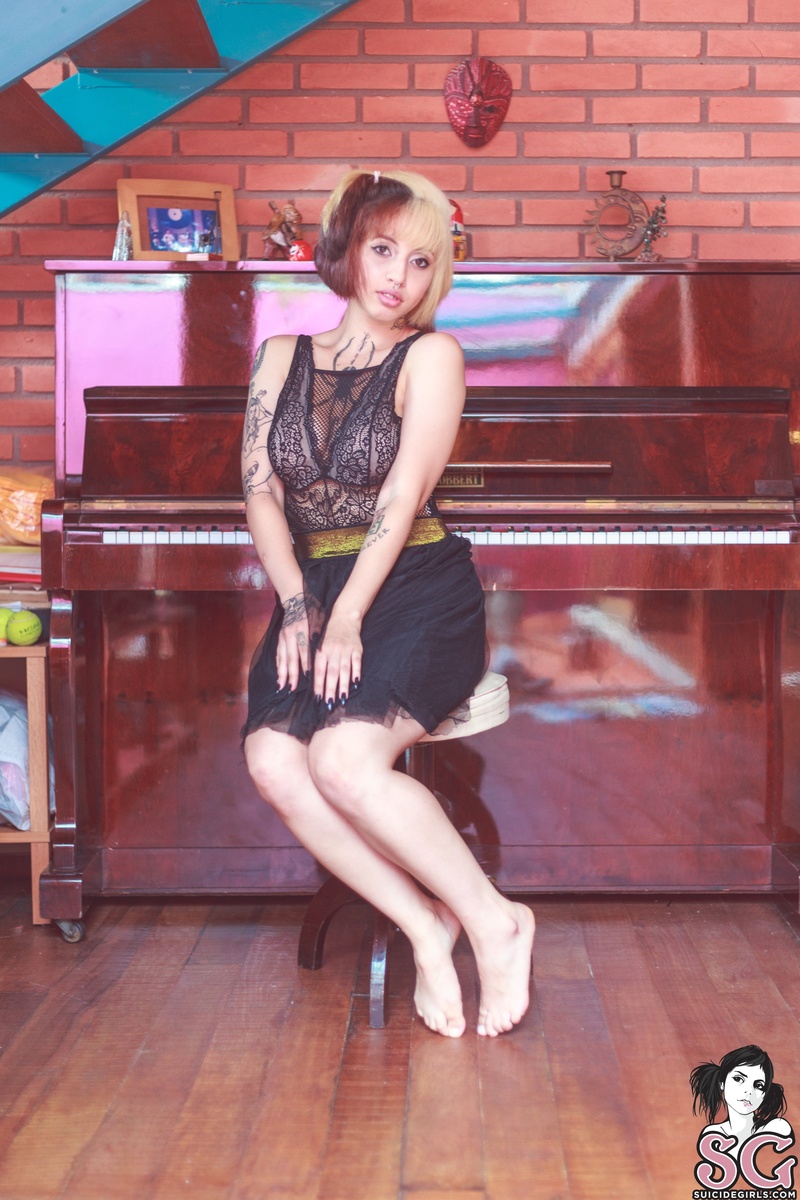 bluh-lovessorrow-03.jpg