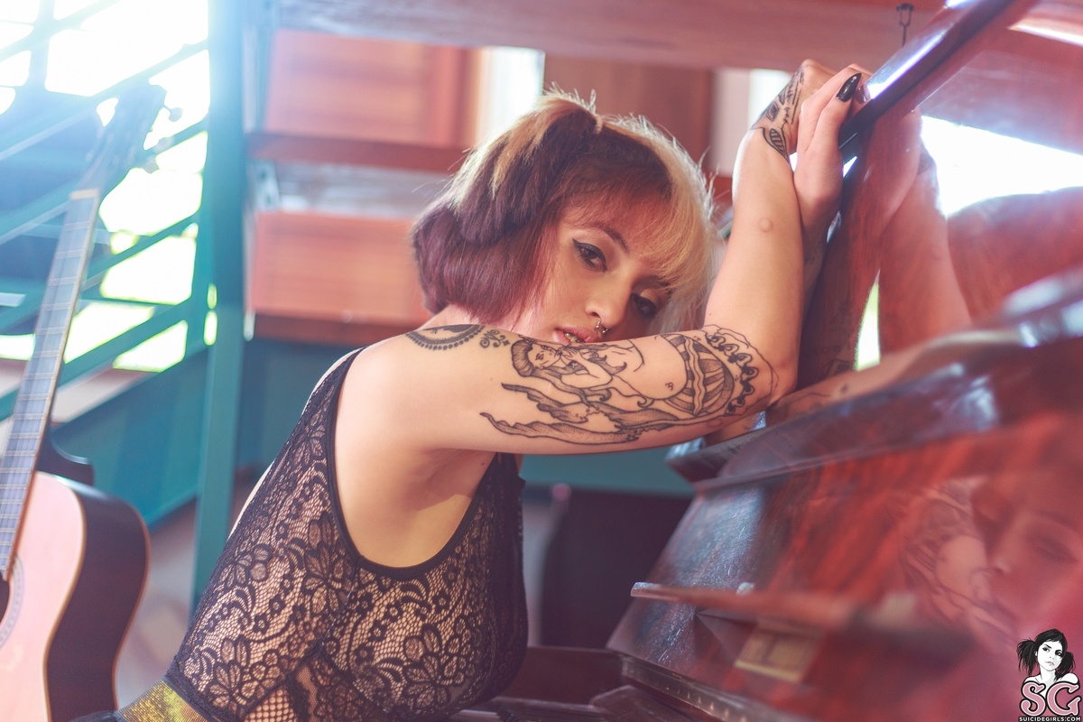 bluh-lovessorrow-13.jpg