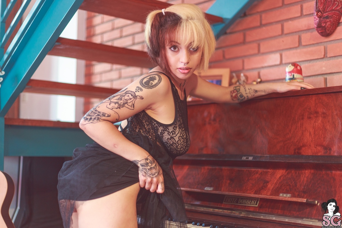 bluh-lovessorrow-15.jpg