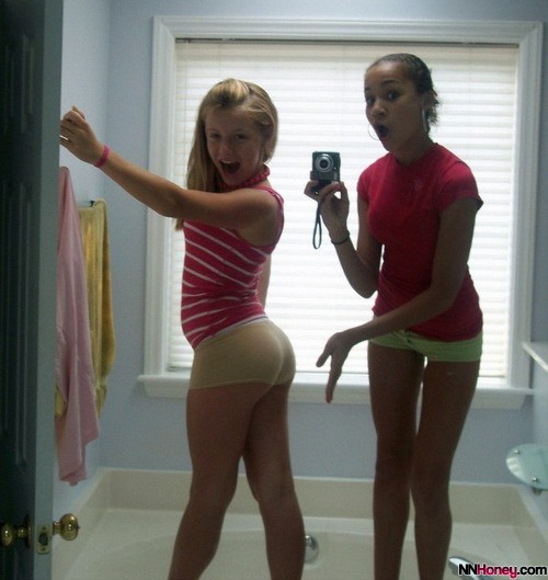 teen-jb-girl-in-booty-shorts.jpg