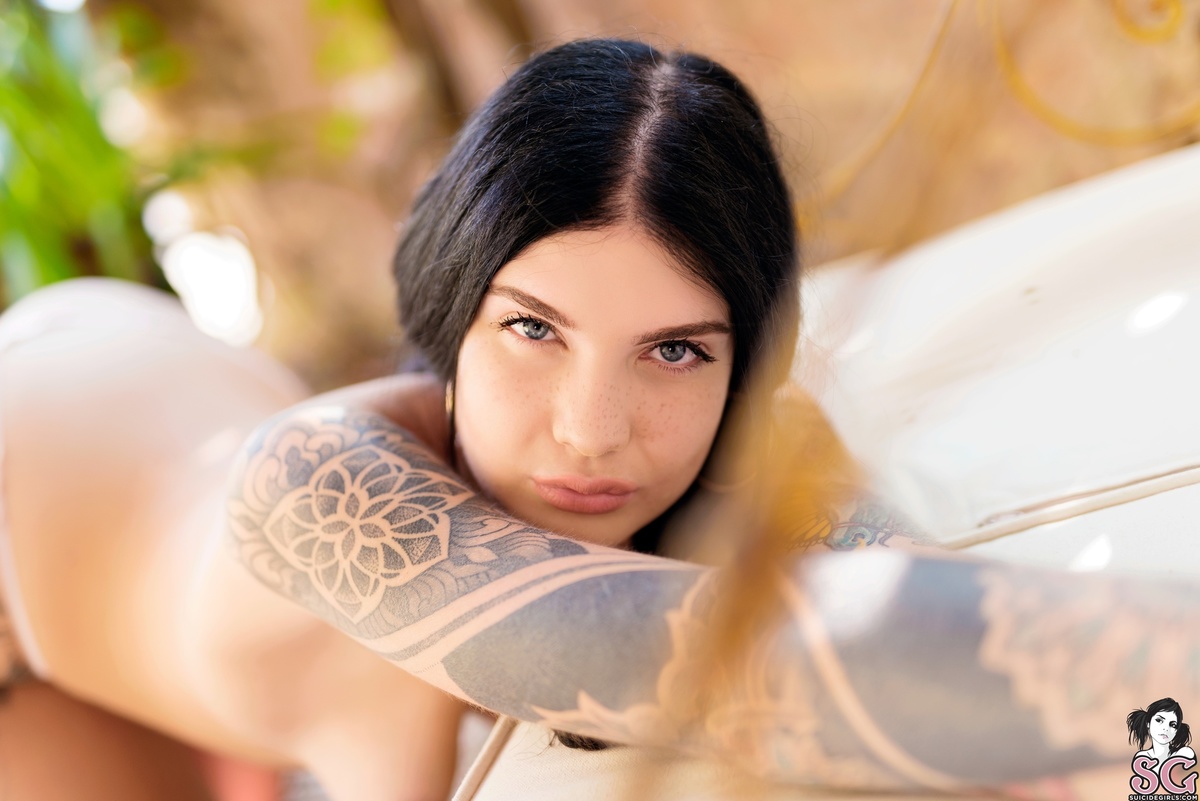 bobonco-returntoinnocence-21.jpg