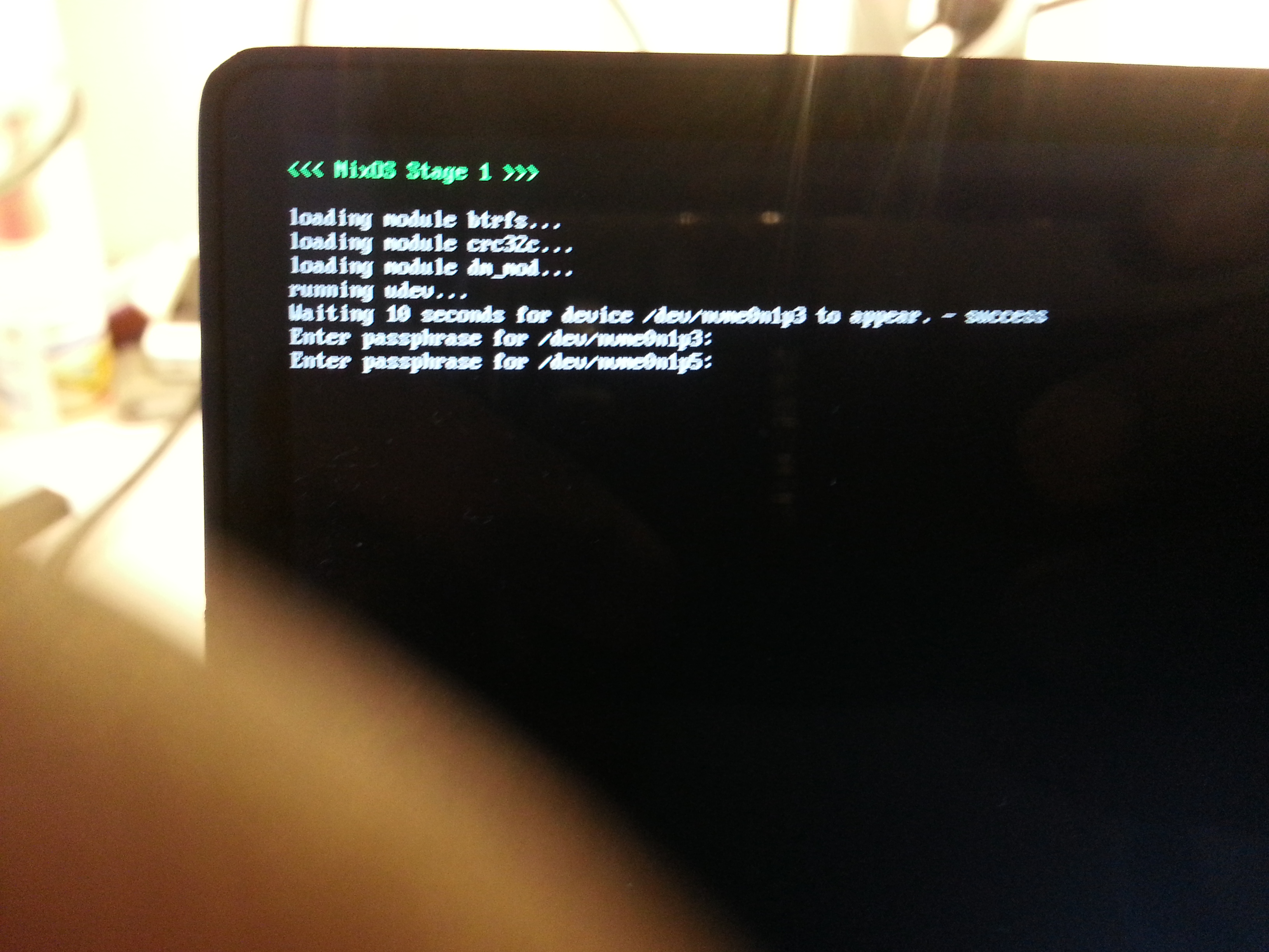 mech freezes after entering passphrase for luks store on btrfs