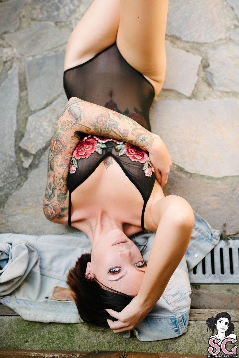 aubrey-blackmagicwoman-03.jpg