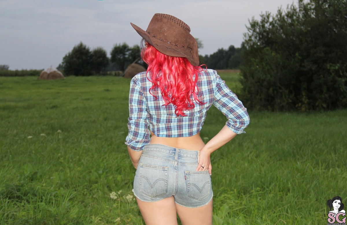 katypixy-wanteddeadoralive-03.jpg